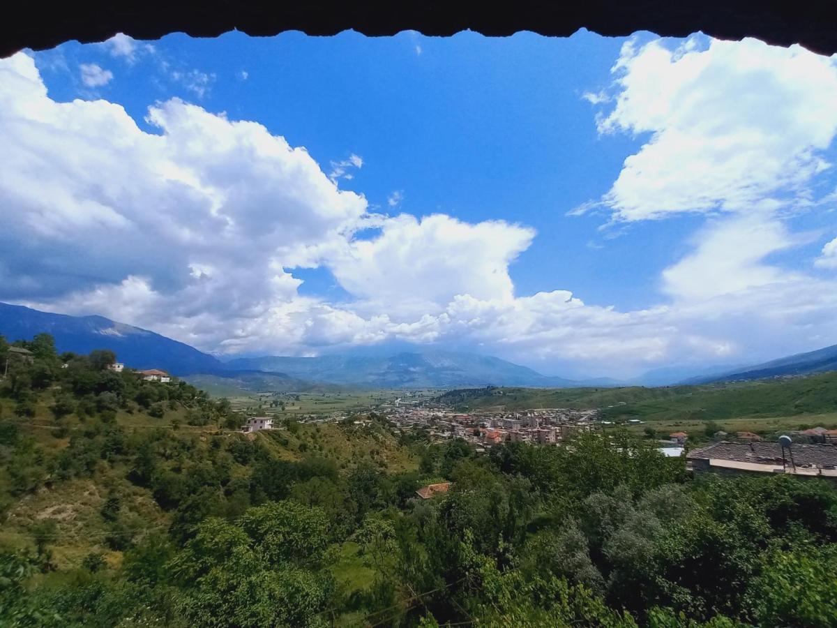 Sokolli Guest House Gjirokastër Buitenkant foto