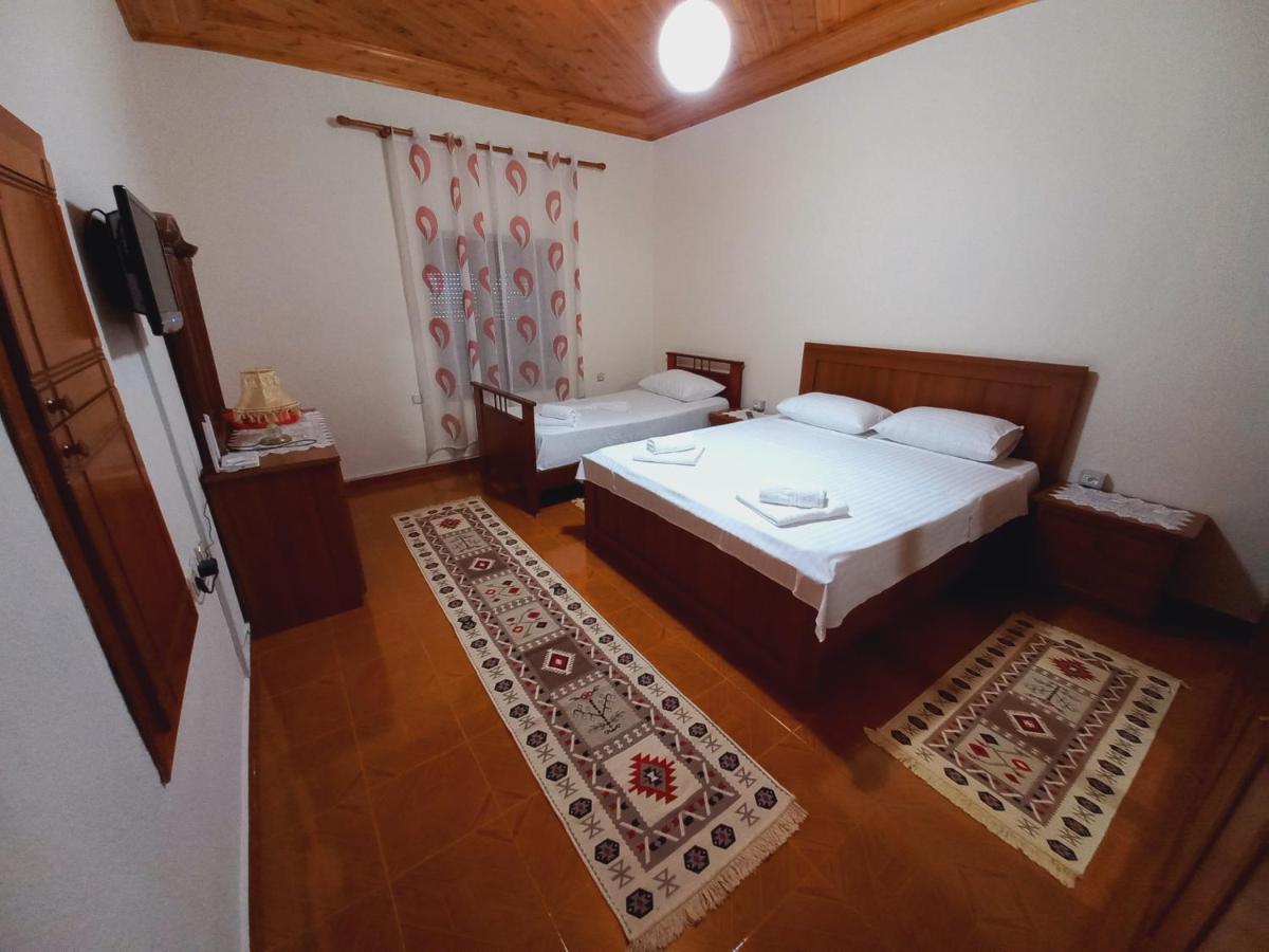Sokolli Guest House Gjirokastër Buitenkant foto