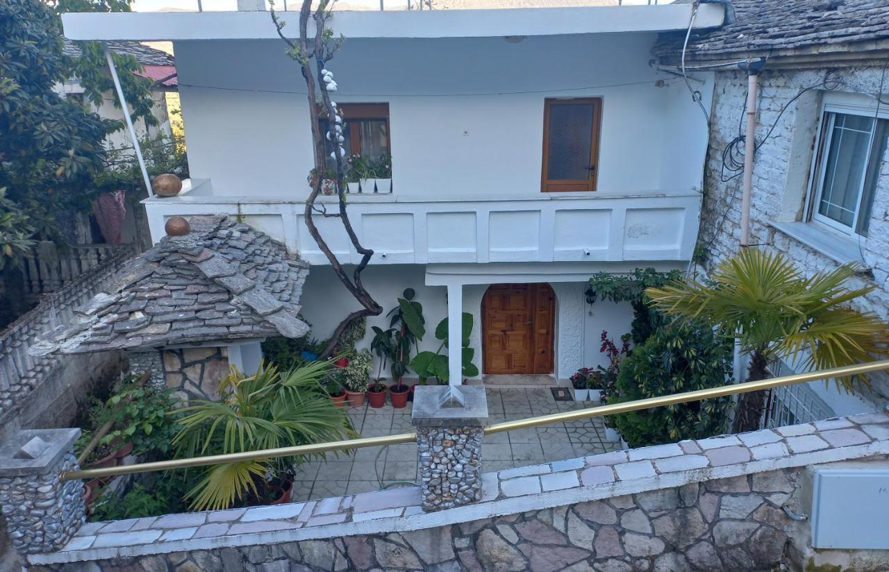 Sokolli Guest House Gjirokastër Buitenkant foto