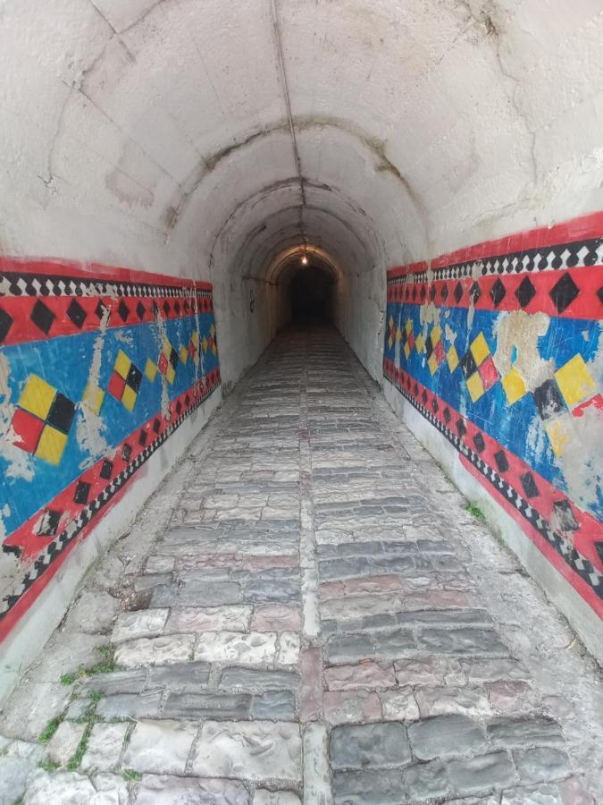 Sokolli Guest House Gjirokastër Buitenkant foto