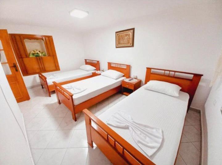 Sokolli Guest House Gjirokastër Buitenkant foto